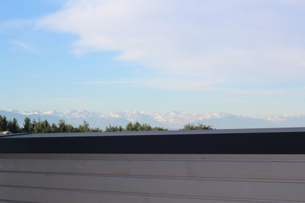 Moderne 1.5-Zimmer-Dachwohnung mit Bergblick (15 Minuten nach Zürich) 8