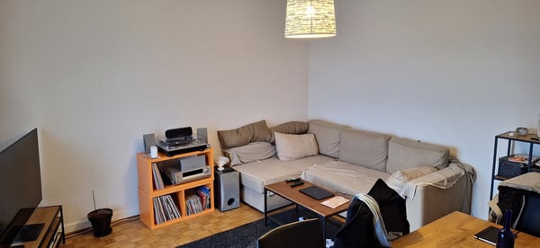 Charmant appartement de 1.5 pièces avec balcon et belle vue à Bienne 2