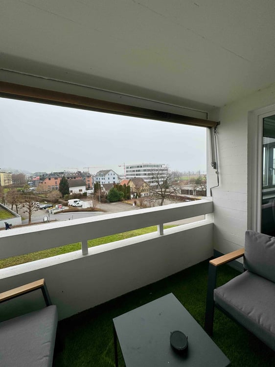 Modern 1.5-Room Apartment with Balcony and City Views in Pfäffikon SZ 3