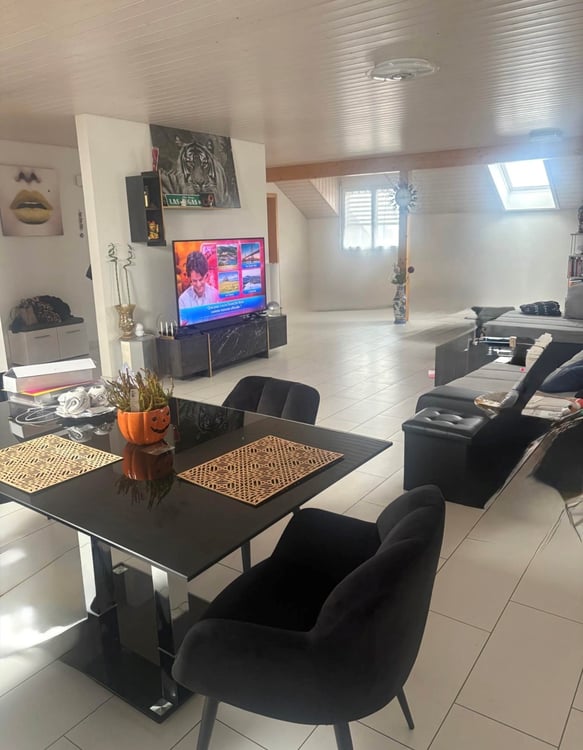 Appartement 1.5 pièces lumineux avec balcon à Chabrey 3