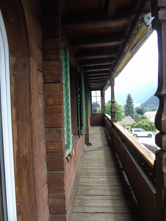 Grosszügige 1.5-Zimmer-Wohnung in charmanter Chalet-Villa in Tamins 6