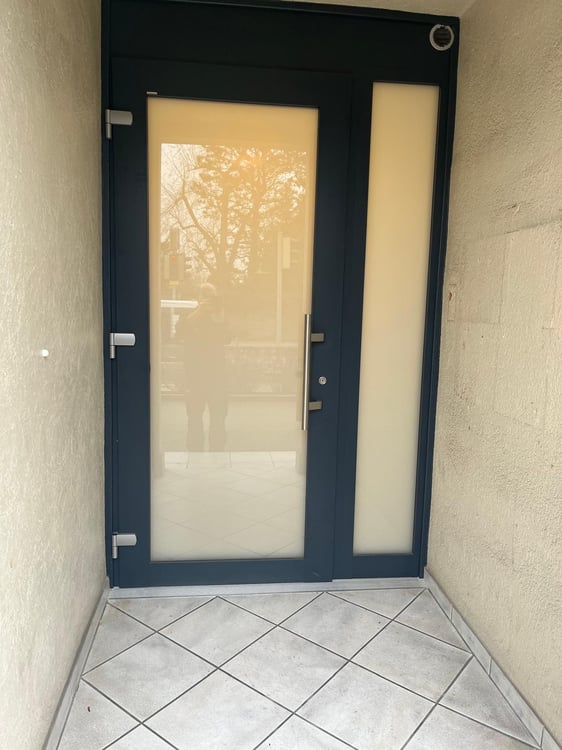 renovierte 1-Zimmer-Wohngem. mit privatem Badezimmern (Dusche/WC in jedem Zimmer) 12