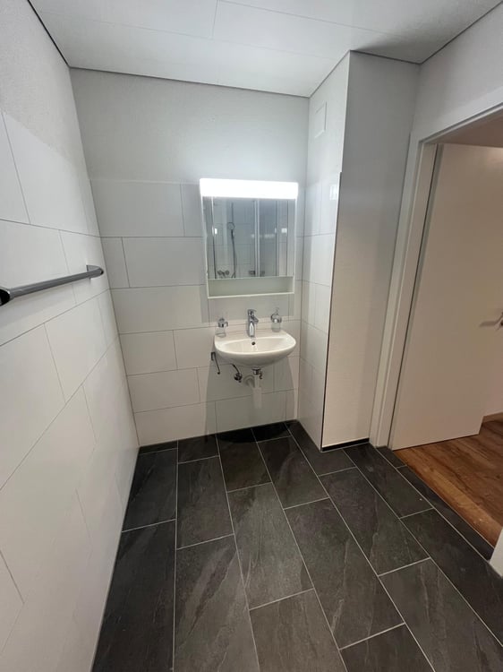 renovierte 1-Zimmer-Wohngem. mit privatem Badezimmern (Dusche/WC in jedem Zimmer) 4