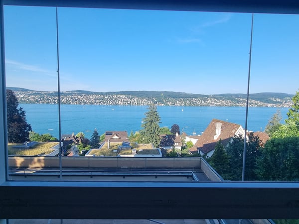 Stunning 1.5-Room Apartment with Great Lake View in Kilchberg 2