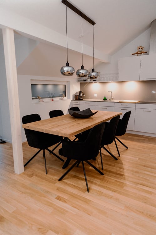 Moderne 1.5-Zimmer-Dachwohnung mit Balkon in Winterthur 1