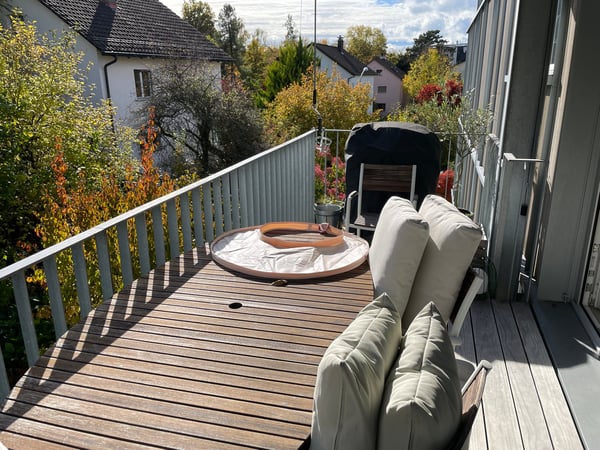 Moderne 1.5-Zimmer-Wohnung mit Balkon (Garagenplatz mit E-Ladestation) 1