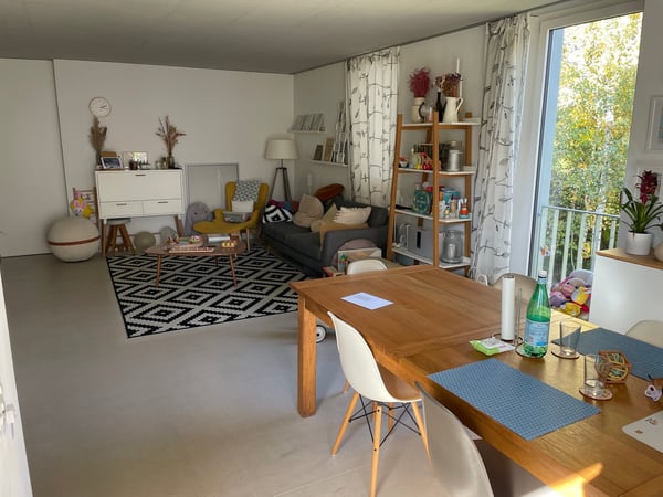 Moderne 1.5-Zimmer-Wohnung mit Balkon (Garagenplatz mit E-Ladestation) 2