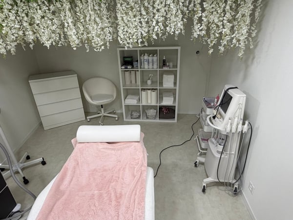 Verkauf Beauty Studio inkl. GmbH – komplett neu aufgebaut, zentrale Lage Kriens 21