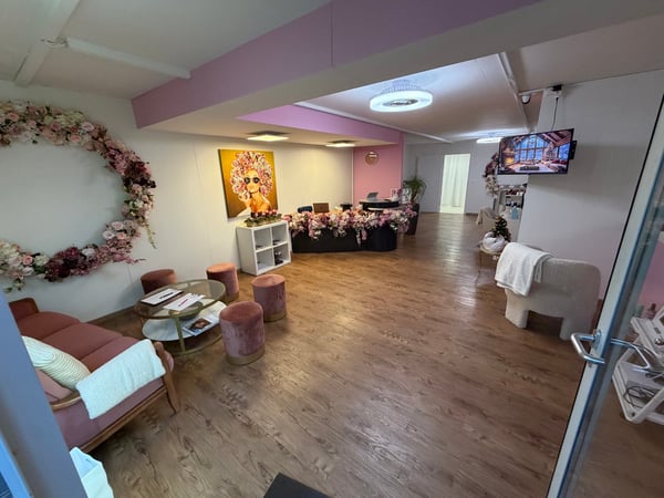 Verkauf Beauty Studio inkl. GmbH – komplett neu aufgebaut, zentrale Lage Kriens 2