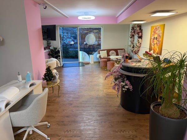 Verkauf Beauty Studio inkl. GmbH – komplett neu aufgebaut, zentrale Lage Kriens 23