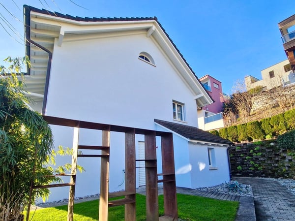 1.5-Zimmer- Doppelhaushälfte mit privatem Seezugang 2