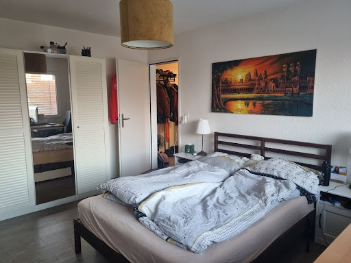 Charming 1.5-Room Apartment with Balcony in Zürich Altstetten 3