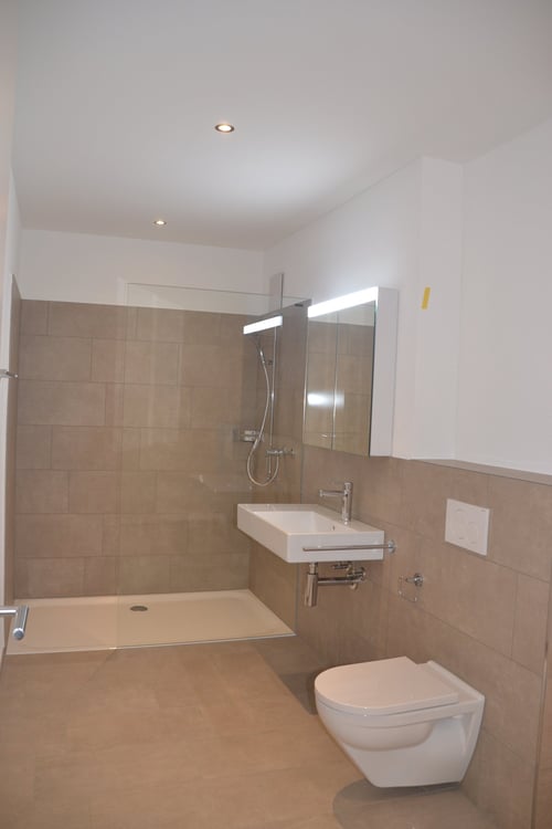 Moderne 1.5-Zimmer-Neubau-Wohnung in Auw 4