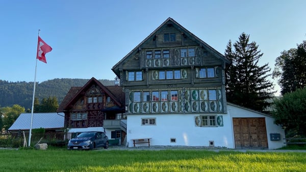 Charmante 1.5-Zimmer-Dachwohnung in der denkmalgeschützten alten Bleiche zu vermieten 1