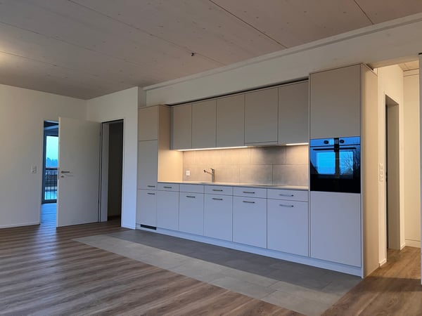 Moderne 1.5-Zimmer-Neubau-Wohnung in Auw mit Balkon 2