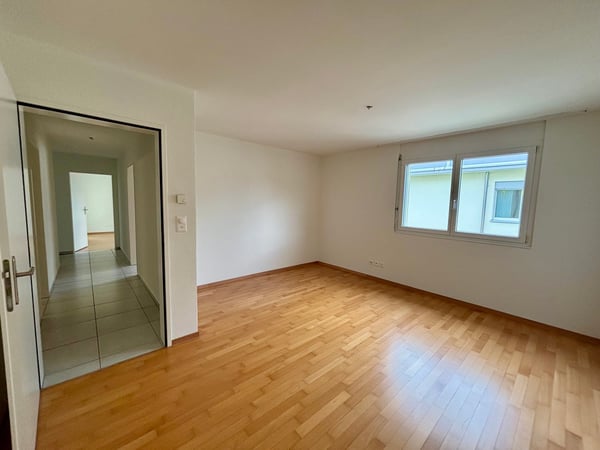 Grosszügige Wohnung an ruhiger Lage 10