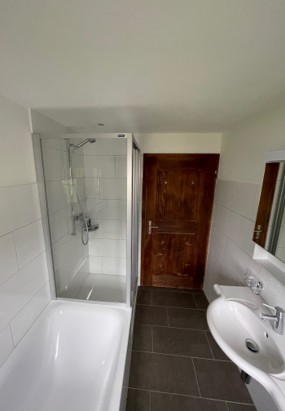 Wunderschöne Dachwohnung an zentraler Lage mit Balkon 8