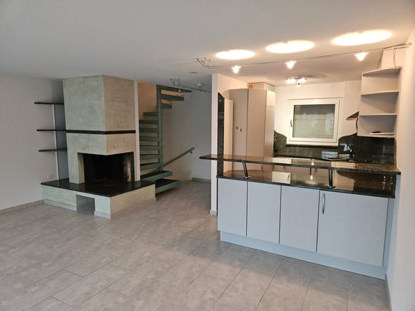 Charmantes 1.5-Zimmer-Reihenhaus in ruhiger Lage von Bonstetten (ZH) 1