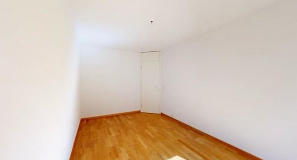 Moderne 1.5-Zimmer-Wohnung mit Balkon und Garage in Laupen BE 2