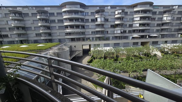 Spacious, bright room in a 5.5 family apartment, Oerlikon 4