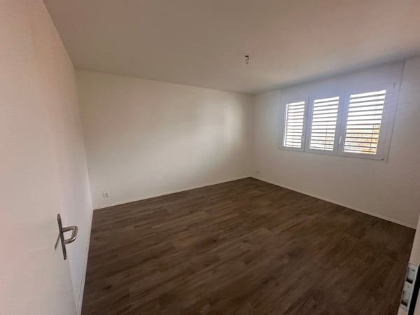 Moderne 1.5-Zimmer-Wohnung an verkehrsruhiger Lage in Düdingen 4