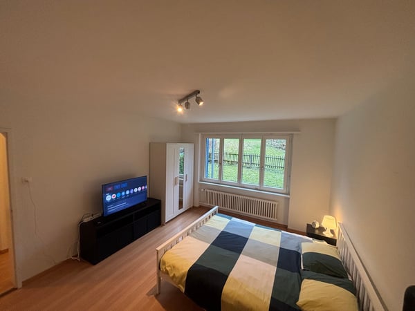 **Gemütliches Zimmer in Wohngemeinschaft mit Balkon in ruhiger Gegend von Zürich** 1