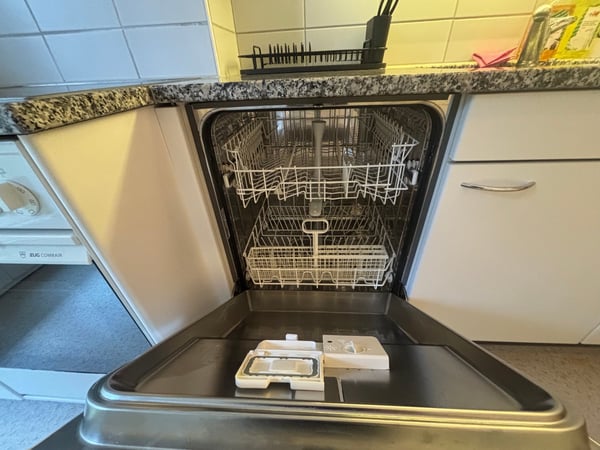 **Gemütliches Zimmer in Wohngemeinschaft mit Balkon in ruhiger Gegend von Zürich** 4