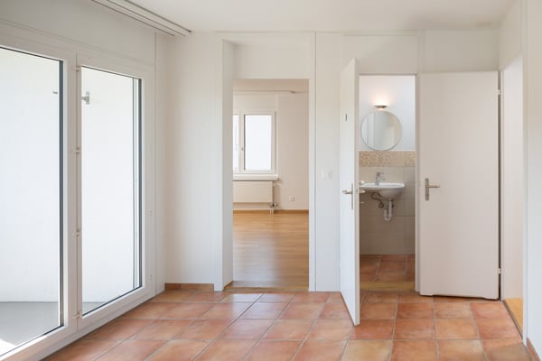 Ruhig, viel Platz, Fernsicht und nur 4 Min. zu Fuss zum Bahnhof, ebenerdig 12