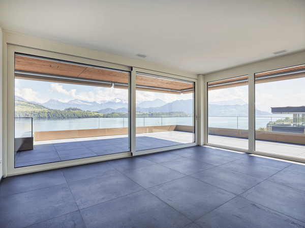 Moderne 1.5-Zimmer-Attika mit See- und Bergblick in Merlischachen 3