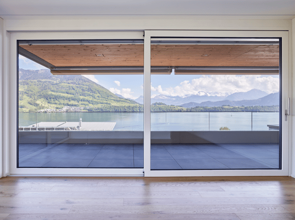 Moderne 1.5-Zimmer-Attika mit See- und Bergblick in Merlischachen 4