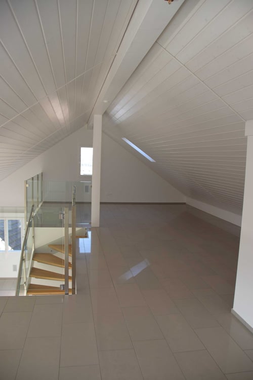 grosse, helle 1.5 Zimmerwohnung mit Galerie 3