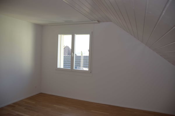 grosse, helle 1.5 Zimmerwohnung mit Galerie 10