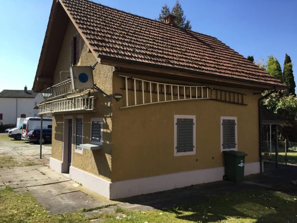 Lager-Schopf mit Abstellplatz 1