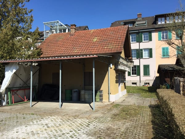 Lager-Schopf mit Abstellplatz 2