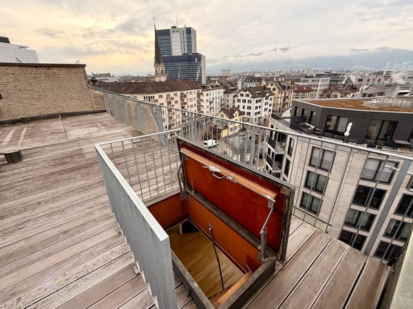Cozy Attic Loft with Private Roof Terrace in the Heart of Zurich 3