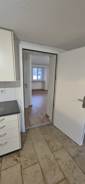 Schöne und helle 1-Zimmer-EG-Wohnung an zentraler Lage im landschaftlichen Schupfart 9