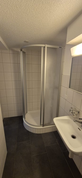 Schöne und helle 1-Zimmer-EG-Wohnung an zentraler Lage im landschaftlichen Schupfart 14