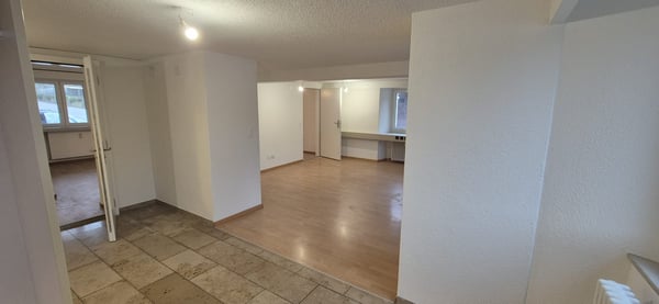 Schöne und helle 1-Zimmer-EG-Wohnung an zentraler Lage im landschaftlichen Schupfart 7