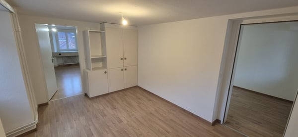 Schöne und helle 1-Zimmer-EG-Wohnung an zentraler Lage im landschaftlichen Schupfart 12