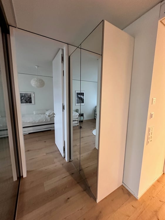 Moderne 1.5-Zimmer-Wohnung mit Terrasse/Loggia in Zürich Oerlikon 9