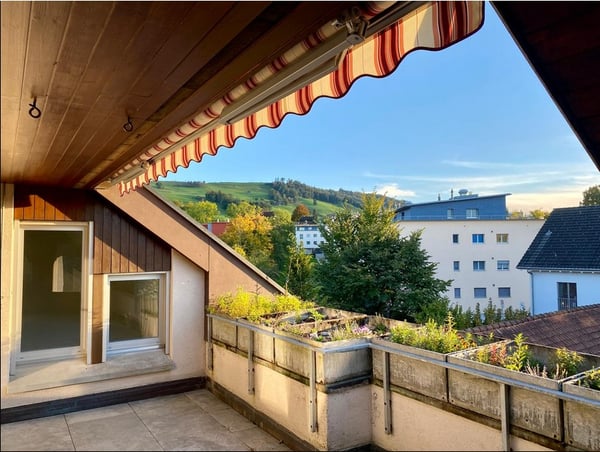 Wohngenuss und Homeoffice auf 210 m² in Baar 10