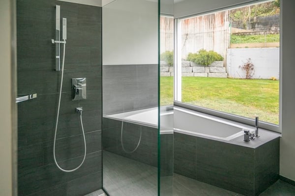 Moderne 1.5-Zimmer-Wohnung mit Gartensitzplatz und Rasenfläche 9