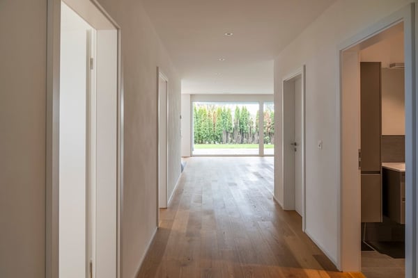 Moderne 1.5-Zimmer-Wohnung mit Gartensitzplatz und Rasenfläche 5