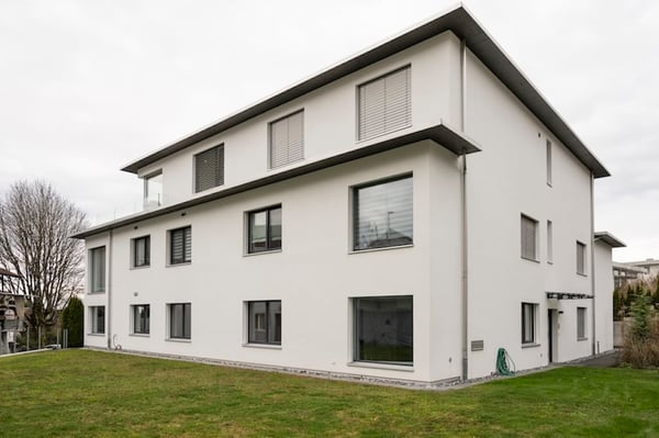 Moderne 1.5-Zimmer-Wohnung mit Gartensitzplatz und Rasenfläche 13