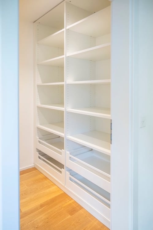 Moderne 1.5-Zimmer-Wohnung mit Gartensitzplatz und Rasenfläche 8