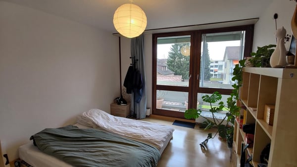 1.5-Zimmer-Wohnung mit zwei Balkonen und schöner Aussicht 3