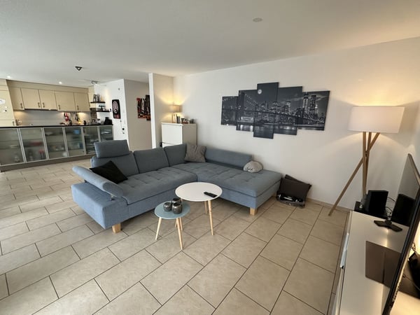 Moderne 1.5-Zimmer-Gartenwohnung mit Umschwung 2