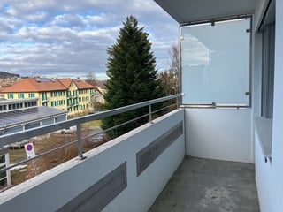 Appartement 1.5 pièces rénové avec balcon et vue sur la ville 2