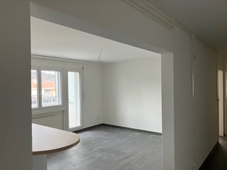 Appartement 1.5 pièces rénové avec balcon et vue sur la ville 8
