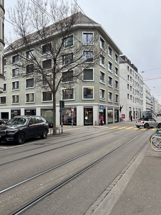 Moderne 1.5-Zimmer-Wohnung mit Seesicht in Zürich Seefeld 1